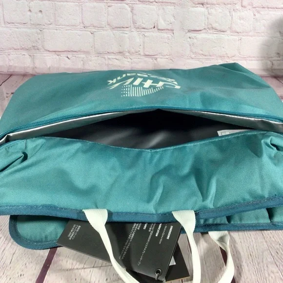 Burton Idletime Chair with Built In Insulated Six Can Cooler - New with Tags - Picture 5 of 10